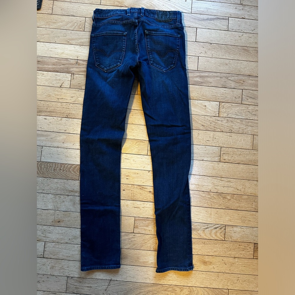 Guess men’s jean   Dark denim. Slim tapered  28w x34L